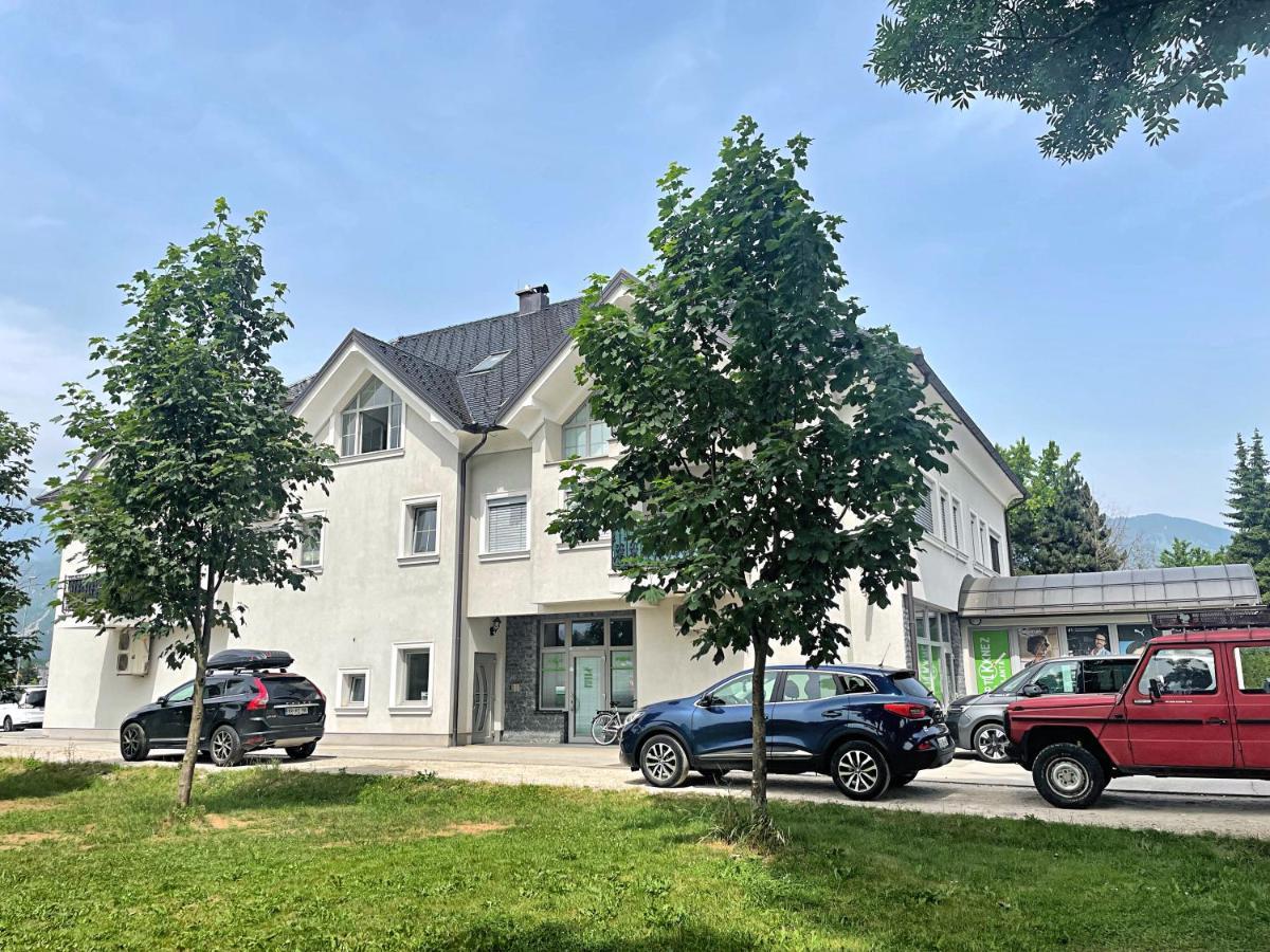 Vila Urbana Luxury Apartments Lesce  Eksteriør bilde
