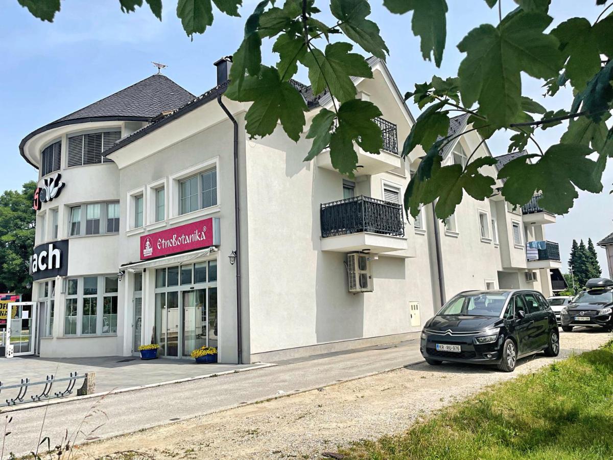 Vila Urbana Luxury Apartments Lesce  Eksteriør bilde