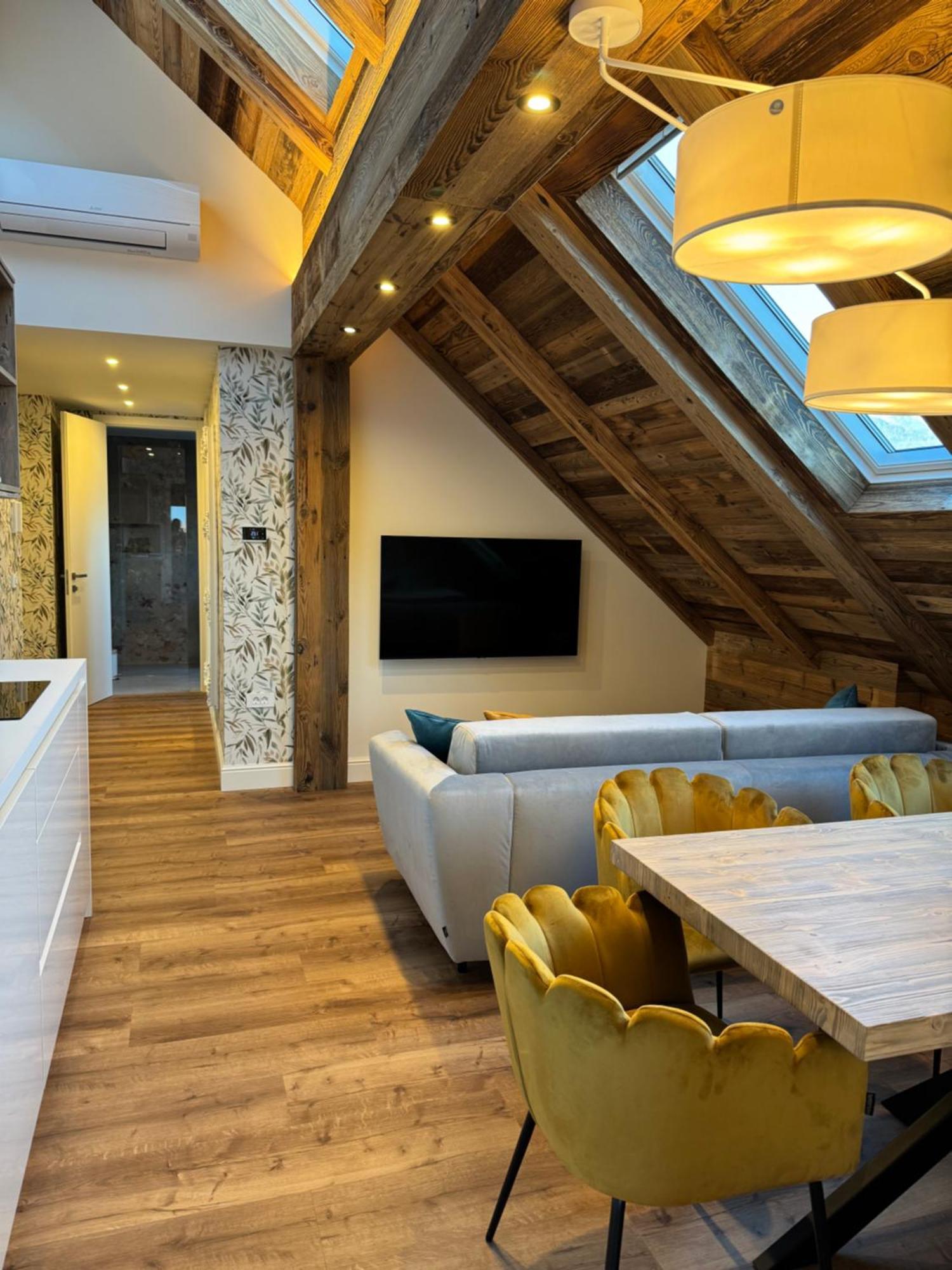 Vila Urbana Luxury Apartments Lesce  Eksteriør bilde